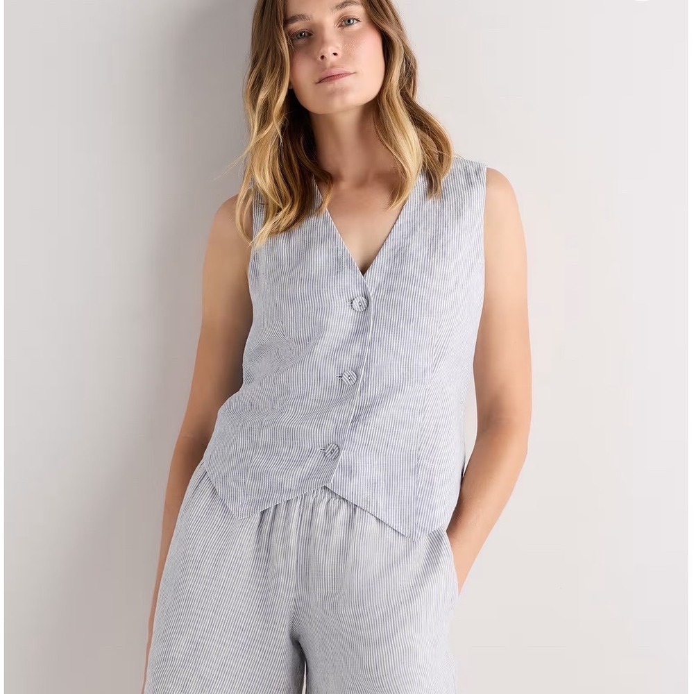 NWT Quince 100% European Linen Vest Blue Pinstripe Coastal Luxury Nautical M